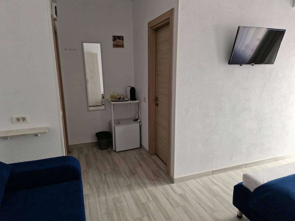 Yuka Hotel Вама Веке Екстериор снимка