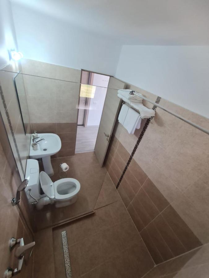 Yuka Hotel Вама Веке Екстериор снимка