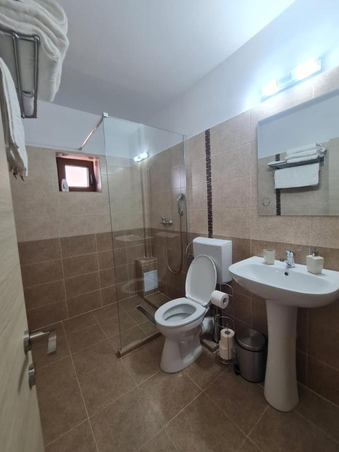 Yuka Hotel Вама Веке Екстериор снимка
