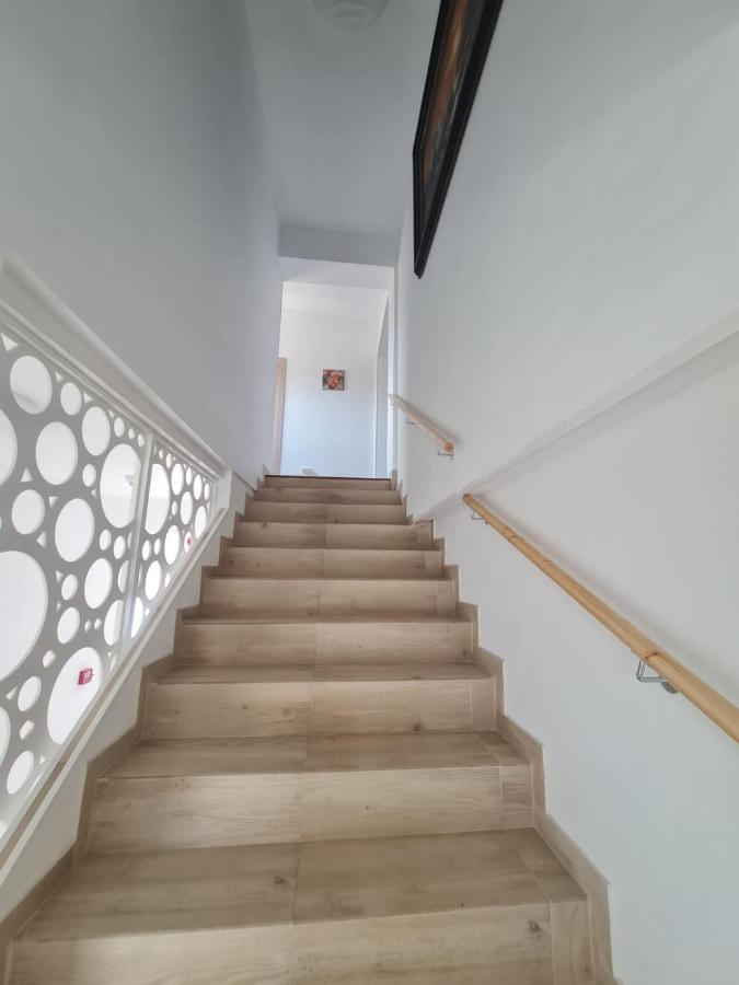 Yuka Hotel Вама Веке Екстериор снимка