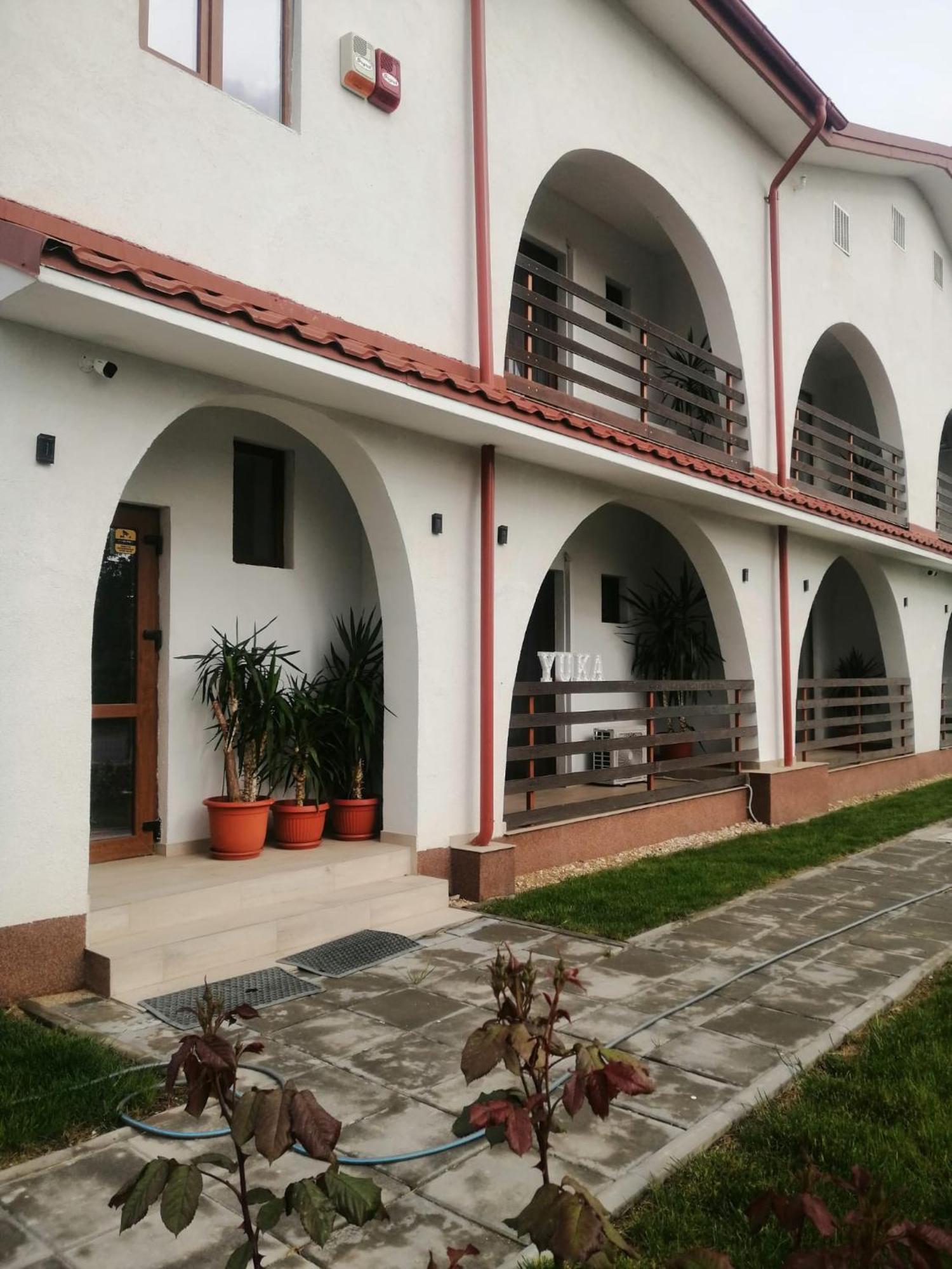 Yuka Hotel Вама Веке Екстериор снимка